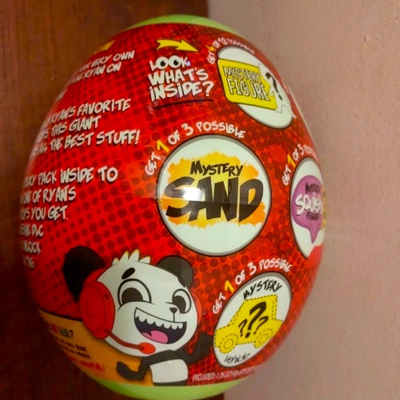 Ryan's World TAG with Ryan Giant Egg - Exclusive! - Picture 6 of 6